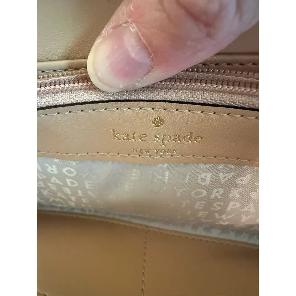 Kate Spade New York Black Pebbled Leather Wristlet Wallet Clutch Zip Around‎